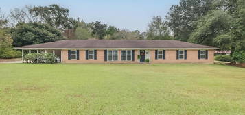 726 W Central Ave, Wiggins, MS 39577