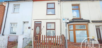 Terraced house to rent in Haward Street, Lowestoft NR32