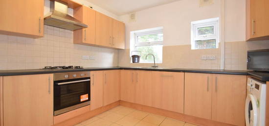 6 bed terraced house to rent