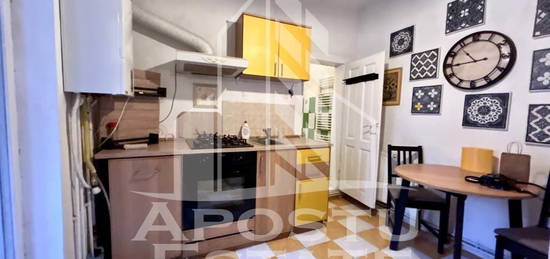 Apartament 3 camere pe 2 nivele in zona Balcescu.