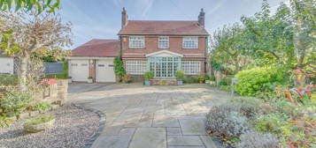 4 bed detached house for sale