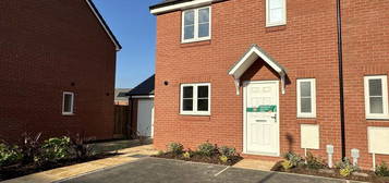 3 bedroom semi-detached house