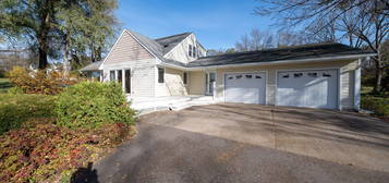 2575 Lake Elmo Ave N, Lake Elmo, MN 55042