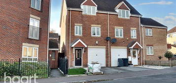 3 bedroom detached house