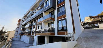 REMAX MAXİMUMDAN İZMİTTE E-5 YAKININDA KİRALIK 3+1 SIFIR DAİRE