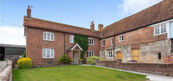 5 bedroom detached house to rent