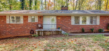 1011 W  Outer Dr, Oak Ridge, TN 37830