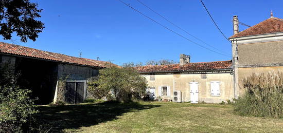 Maison Charentaise, Nombreuses dépendances...