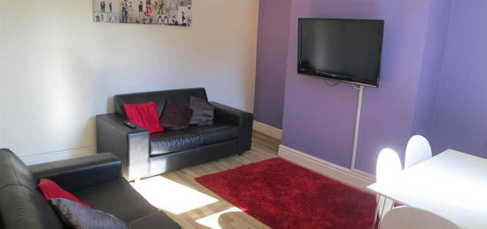 4 bed terraced house to rent