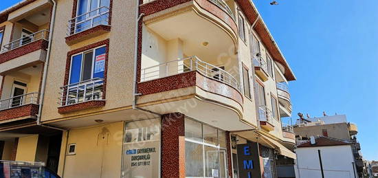 KÜÇÜKKUYU MERKEZDE 2+1 KALORİFERLİ OTOPARKLI KİRALIK DAİRE