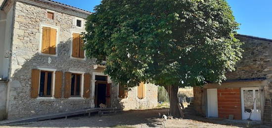 Maison louée et dépendances libres