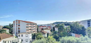 Appartement Frejus 2 pièces 47 m2 - cave et parkings libres