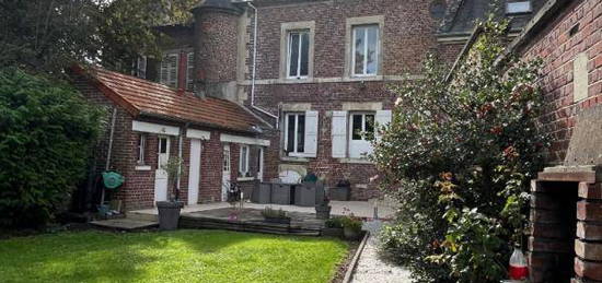 Maison  : 6 pièce(s) 155 m2 - terrain et Terrasse