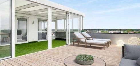 Traumhafte Penthouse-Whg. mit weitläufiger Terrasse + Pool