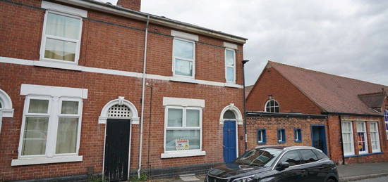 4 bed end terrace house for sale