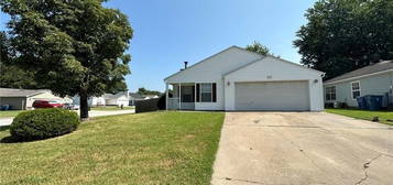 1306 Cresent St, Bentonville, AR 72712