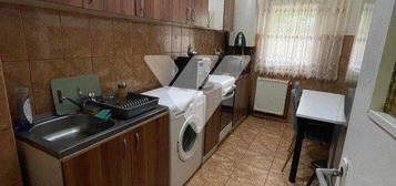 Apartament 3 camere, Decomandat - Zona Vasile Aaron