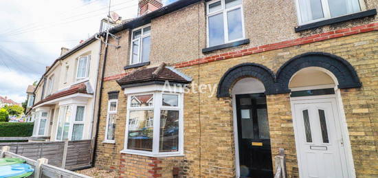 Detached house to rent in Arnold Road - Gold, Southampton SO17