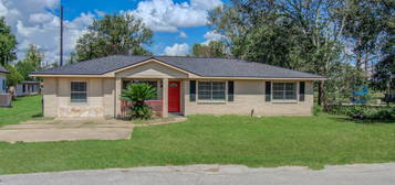 8907 Noble St, Needville, TX 77461