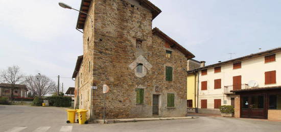 CASA INDIPENDENTE A LESIGNANO DE' BAGNI