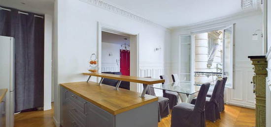 Bel appartement de 4 pièces - 76 m² - 3m de hauteur sous plafond - Quartier Trudaine/Maubeuge 75009 Paris