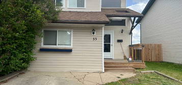33 Hanging Stone Drive, Lacombe,