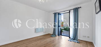 Flat for sale in Burrells Wharf, Canary Wharf E14