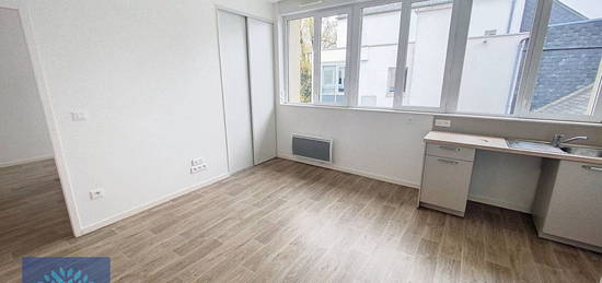 Appartement Fougeres 2 pièce(s) 33 m2