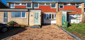 Terraced house to rent in Ryder Close, Bovingdon, Hemel Hempstead, Hertfordshire HP3