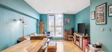 Flat for sale in City Tower, 3 Limeharbour, London E14