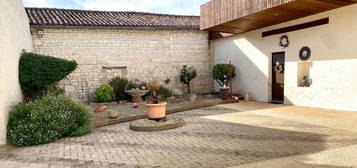 Dpt Charente Maritime (17), à vendre ST SEVERIN SUR BOUTONNE maison P6 - 4 chambres + garage et dépendances