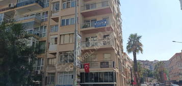 ÜÇKUYULAR İNÖNÜ CADDESİ ÜZERİNDE 3+1 SATILIK DAİRE