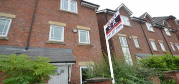 4 bed town house to rent