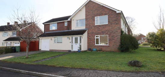 4 bedroom semi-detached house to rent