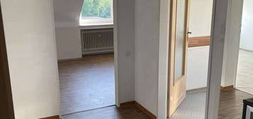 3-Zimmer-Dachwohnung in Parknähe mit Weitblick