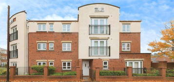 2 bedroom ground floor flat for sale