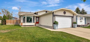 5720 S 39th St, Lloydminster, AB T9V 2P2
