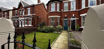 4 bed semi-detached house for sale