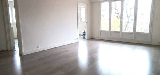 Appartement  à vendre, 3 pièces, 2 chambres, 70 m²