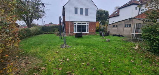 3 bedroom semi-detached house