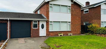 3 bedroom link detached house for sale