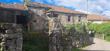 Moradia Antiga para Restauro