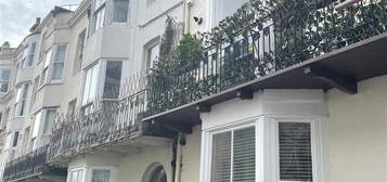 Flat to rent in Devonshire Place, Brighton BN2