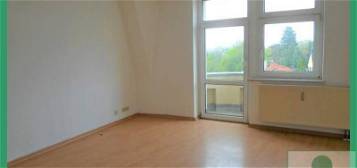 3-Raum-Wohnung mit kleinem Balkon im 3. OG auf der Clara-Zetkin-Str. zu vermieten!