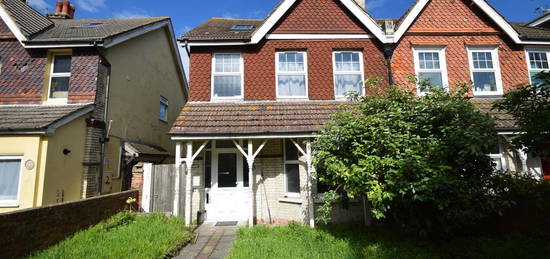 Flat to rent in Willingdon Road, Eastbourne BN21