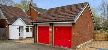 2 bed detached house for sale