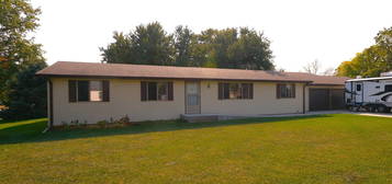 881 A St, David City, NE 68632