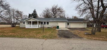 242 4th Ave W, Hunter, ND 58048