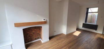 2 bed terraced house to rent