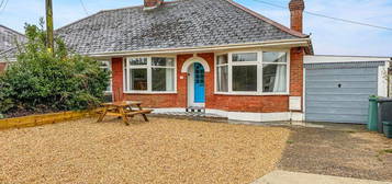 Semi-detached bungalow to rent in Cockleton Lane, Gurnard, Cowes PO31